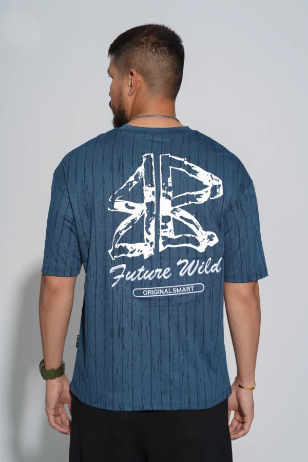 man wearing drop-shoulder t shirt