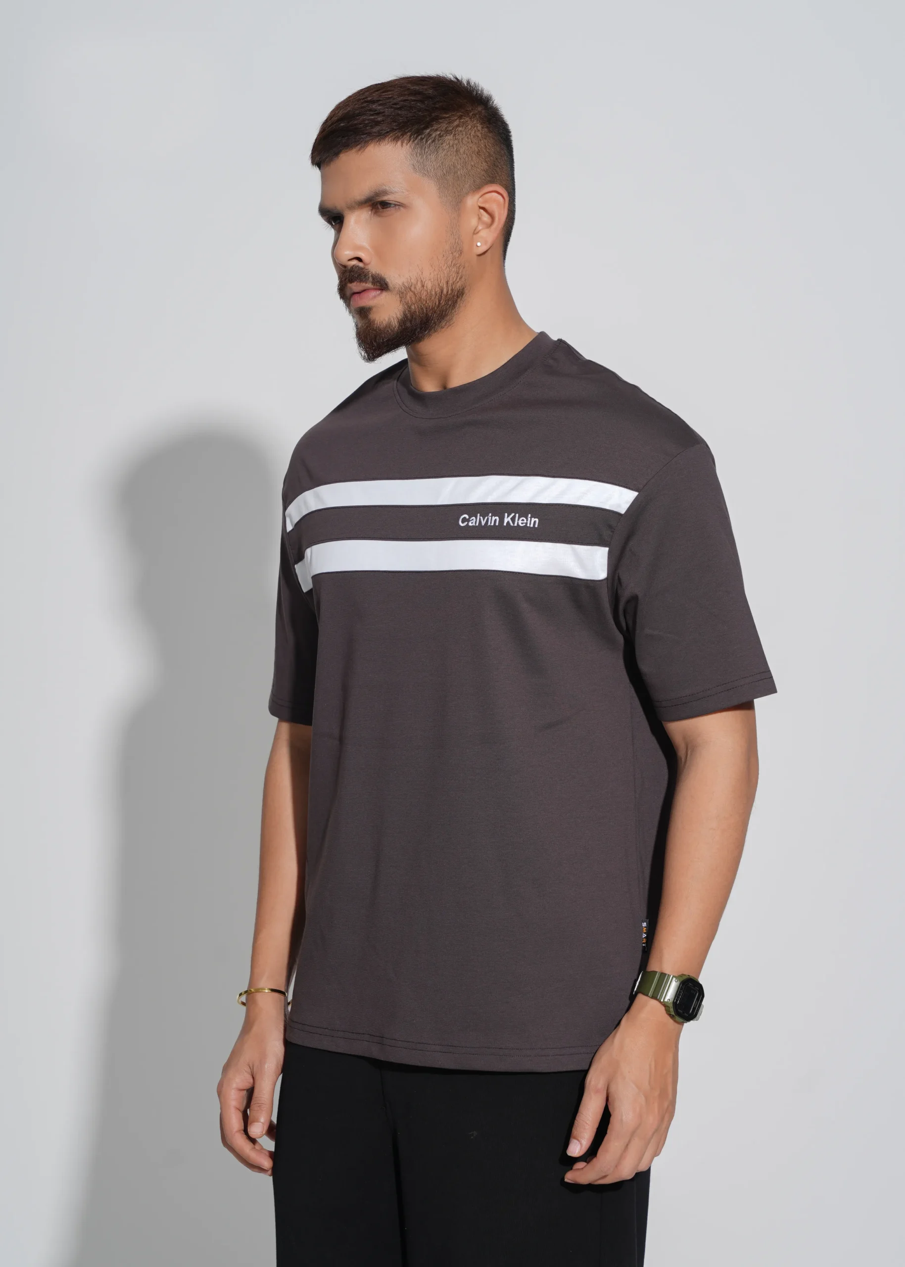 drop shoulder t shirt