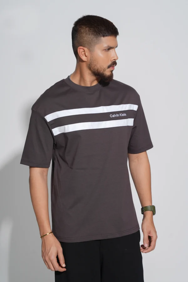 drop shoulder t shirt