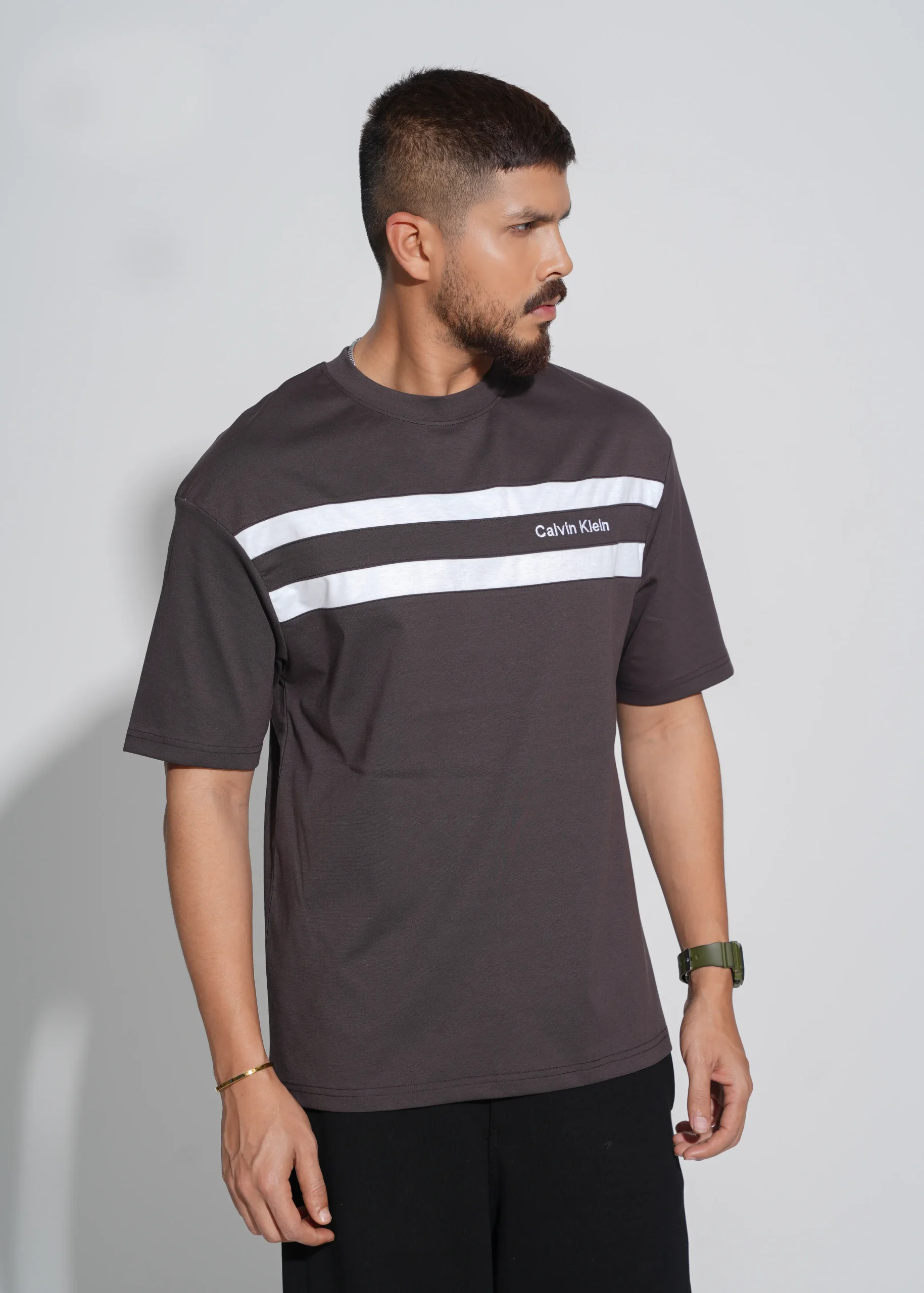 drop shoulder t shirt